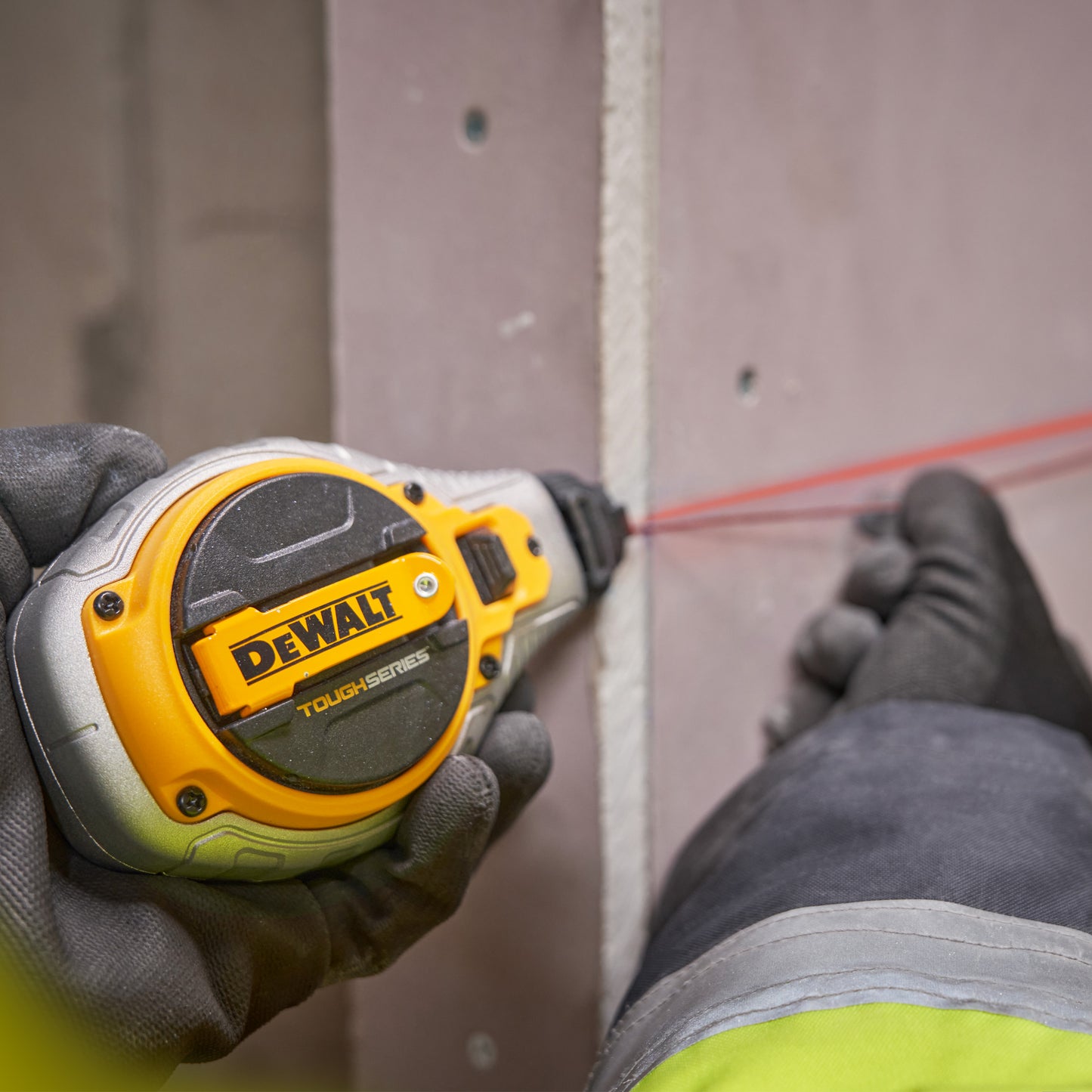 Linha de traço 30 m com giz vermelho Dewalt DWHT48335RC-0