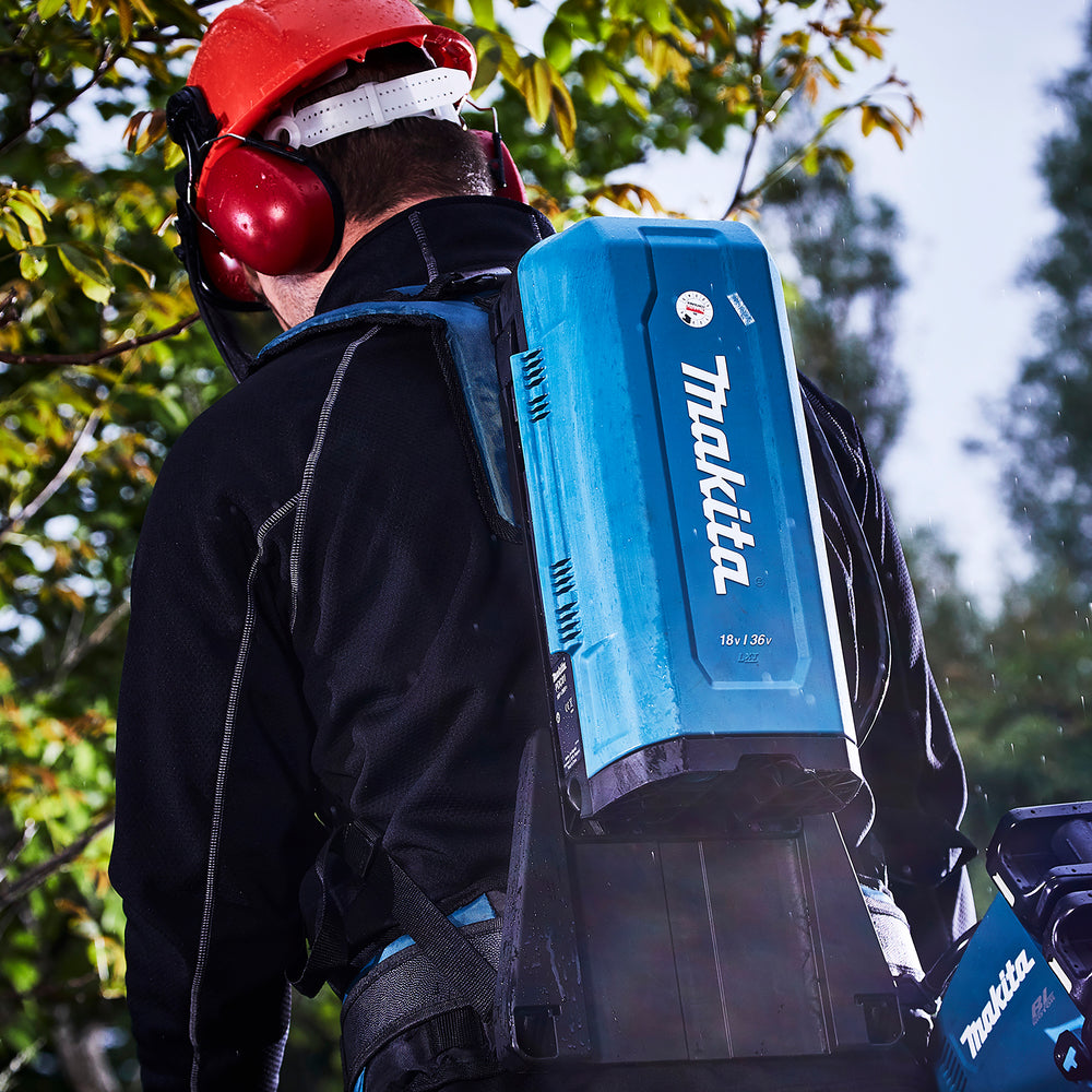 Mochila com adaptador de 18V sem baterias 191A59-5 PDC01 Makita