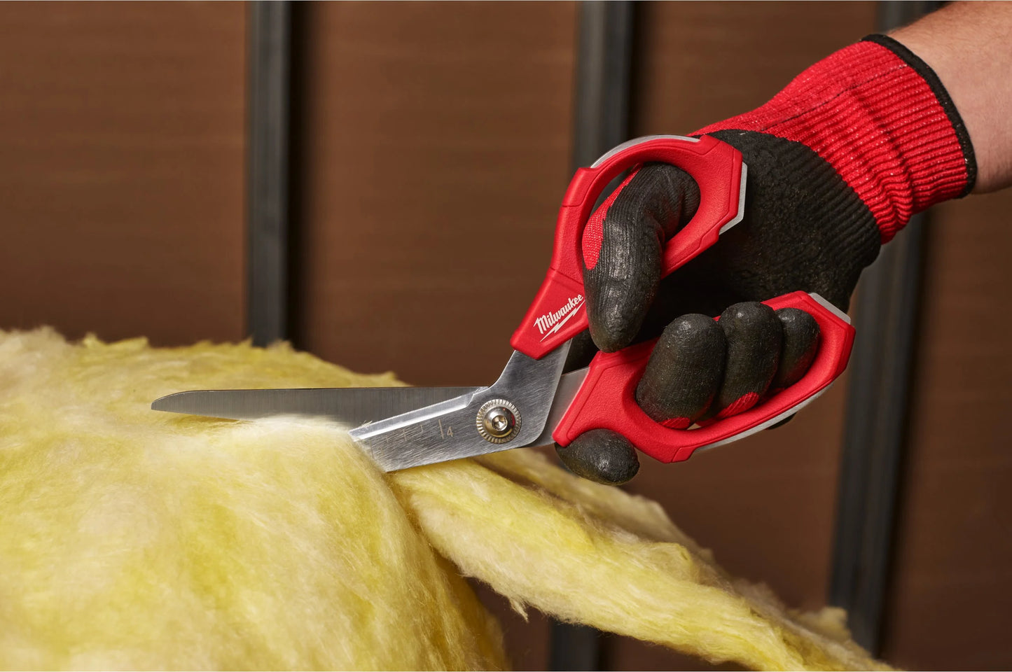 Tesoura de trabalho angular de 240 mm Milwaukee