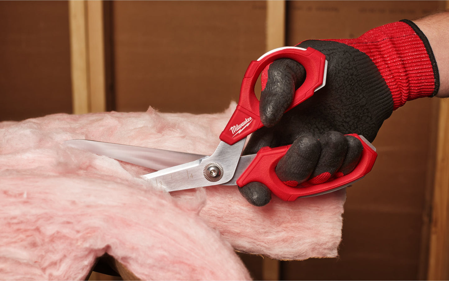 Tesoura de trabalho angular de 240 mm Milwaukee