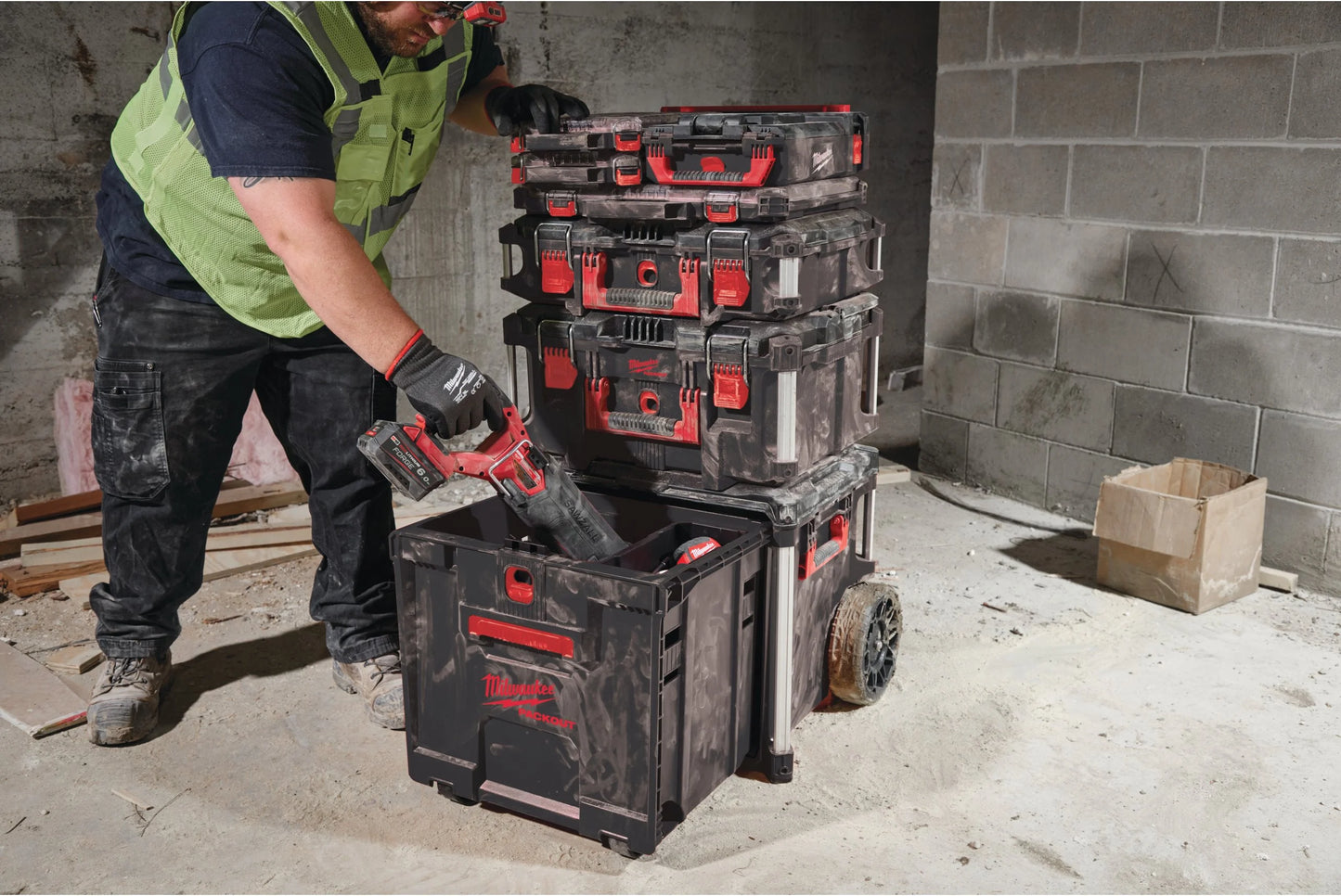 Baú com rodas e gaveta PACKOUT Milwaukee