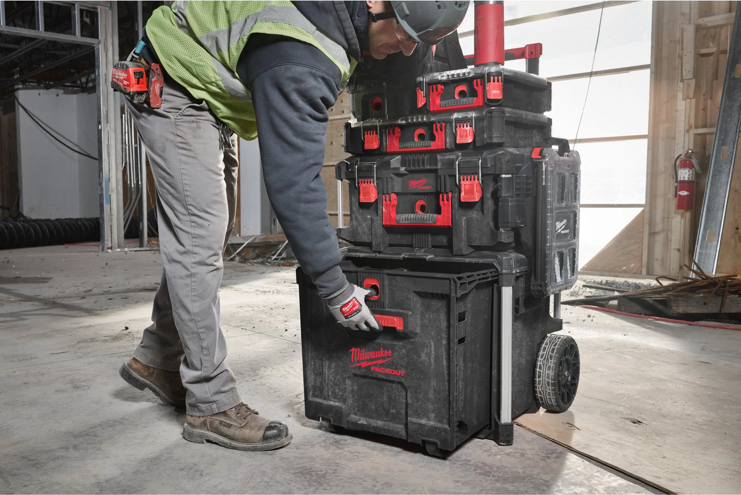 Baú com rodas e gaveta PACKOUT Milwaukee