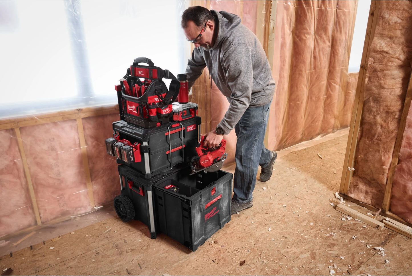 Baú com rodas e gaveta PACKOUT Milwaukee