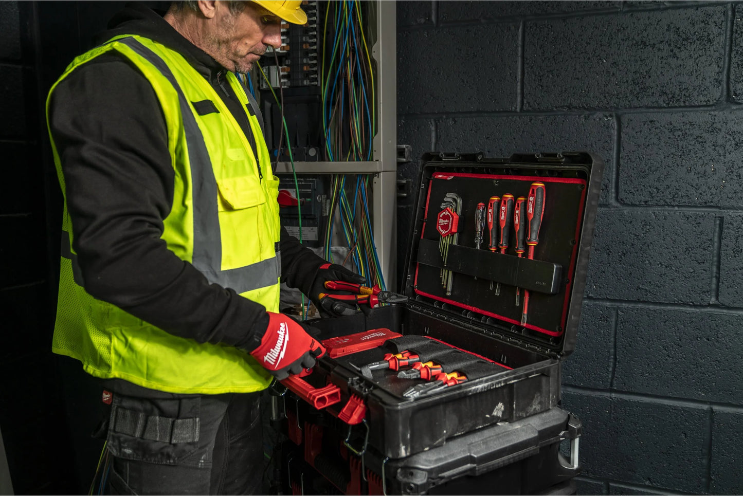 Conjunto para eletricista PACKOUT 62 peças Milwaukee