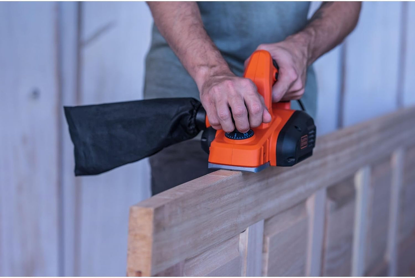 Plainadora elétrica Black+Decker BEW712-QS de 710 W