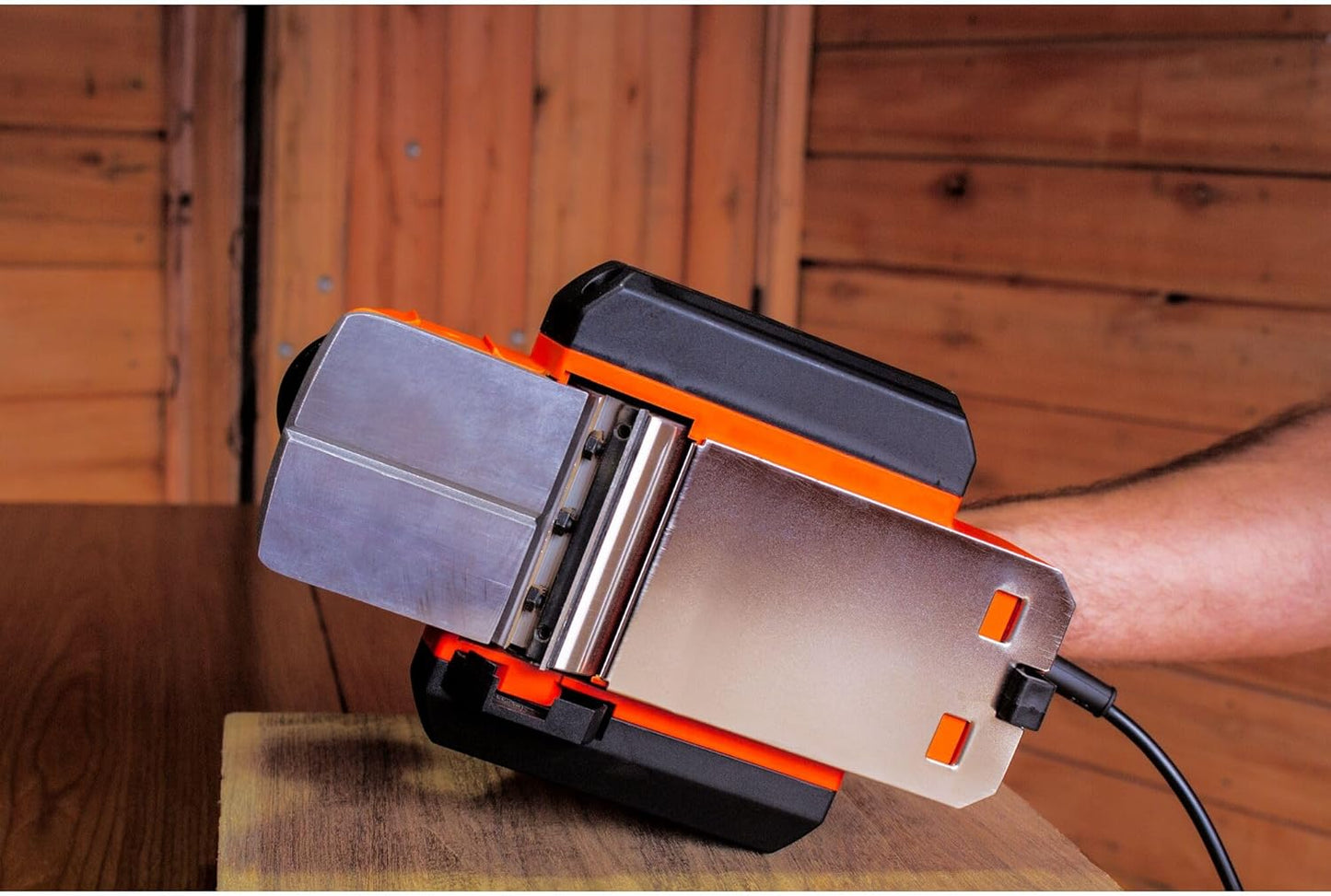 Plainadora elétrica Black+Decker BEW712-QS de 710 W