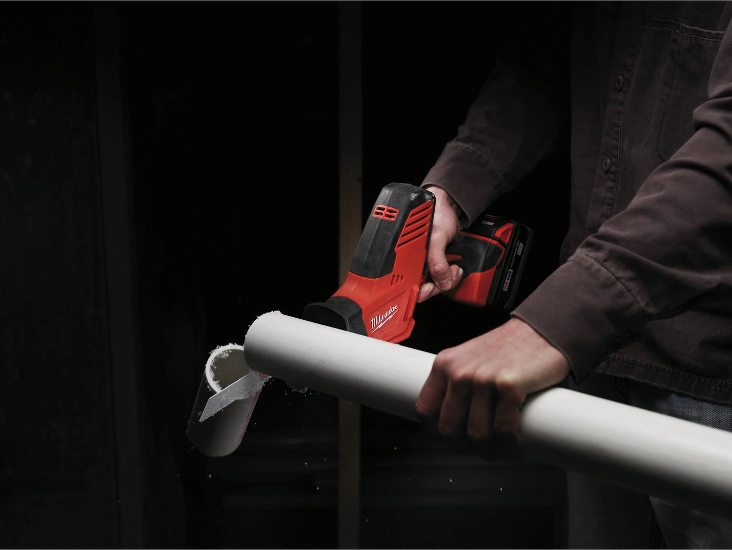 Serra recíproca 18V 20mm com lâmina Milwaukee C18 HZ-0