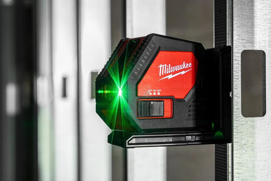 Nível laser verde de 2 linhas Milwaukee CLL-C 30m