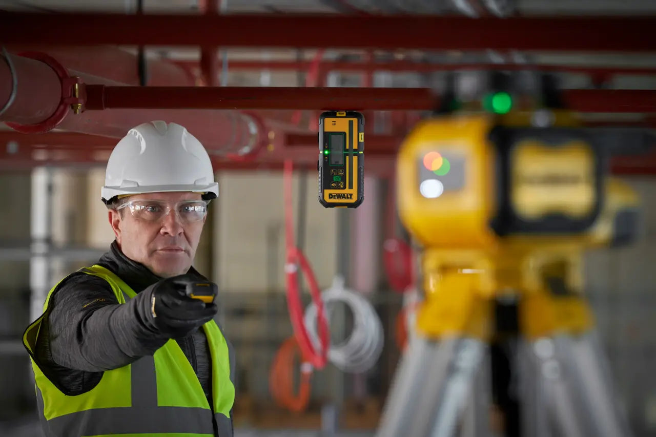 Kit de Nível Laser Rotativo Autonivelante Verde USB-C 600m com Detetor Dewalt DCLE15221G