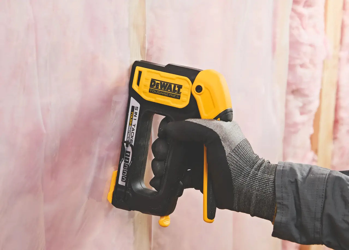 Agrafador 5 em 1 em fibra de carbono DeWalt DWHT70510-0