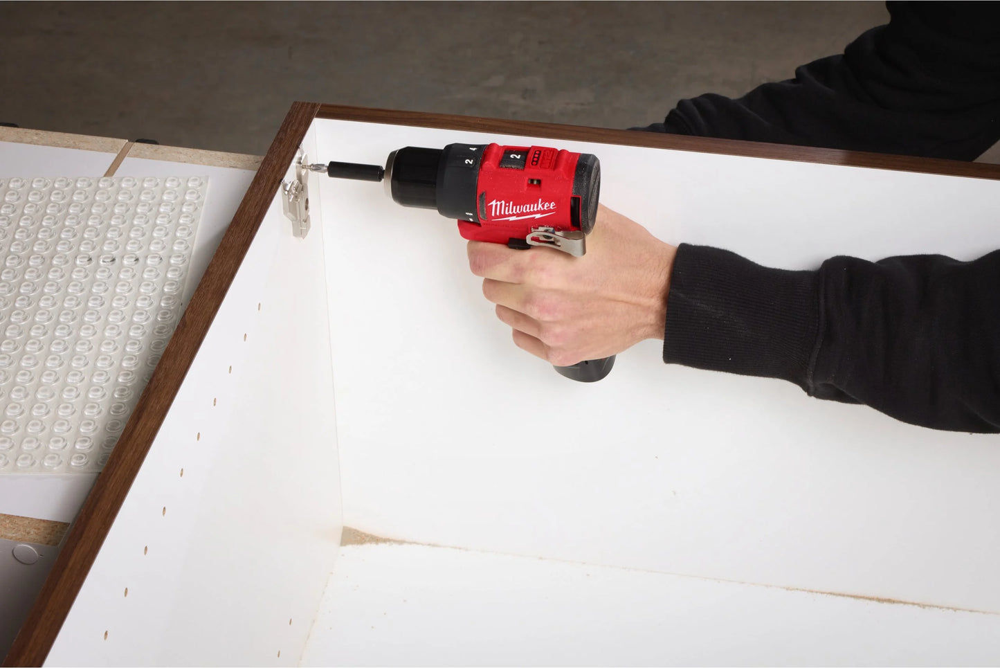 Taladro atornillador + 2bat 2.0Ah + Cargador + Maletín Milwaukee M12 BLDDRC-202C