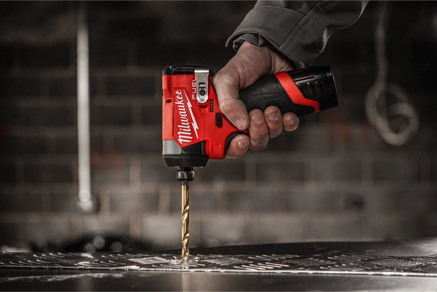 Powerpack berbequim de impacto + aparafusadora de impacto + 2 baterias de 4,0 Ah + carregador + mala Milwaukee M12 FPP2A2-402X