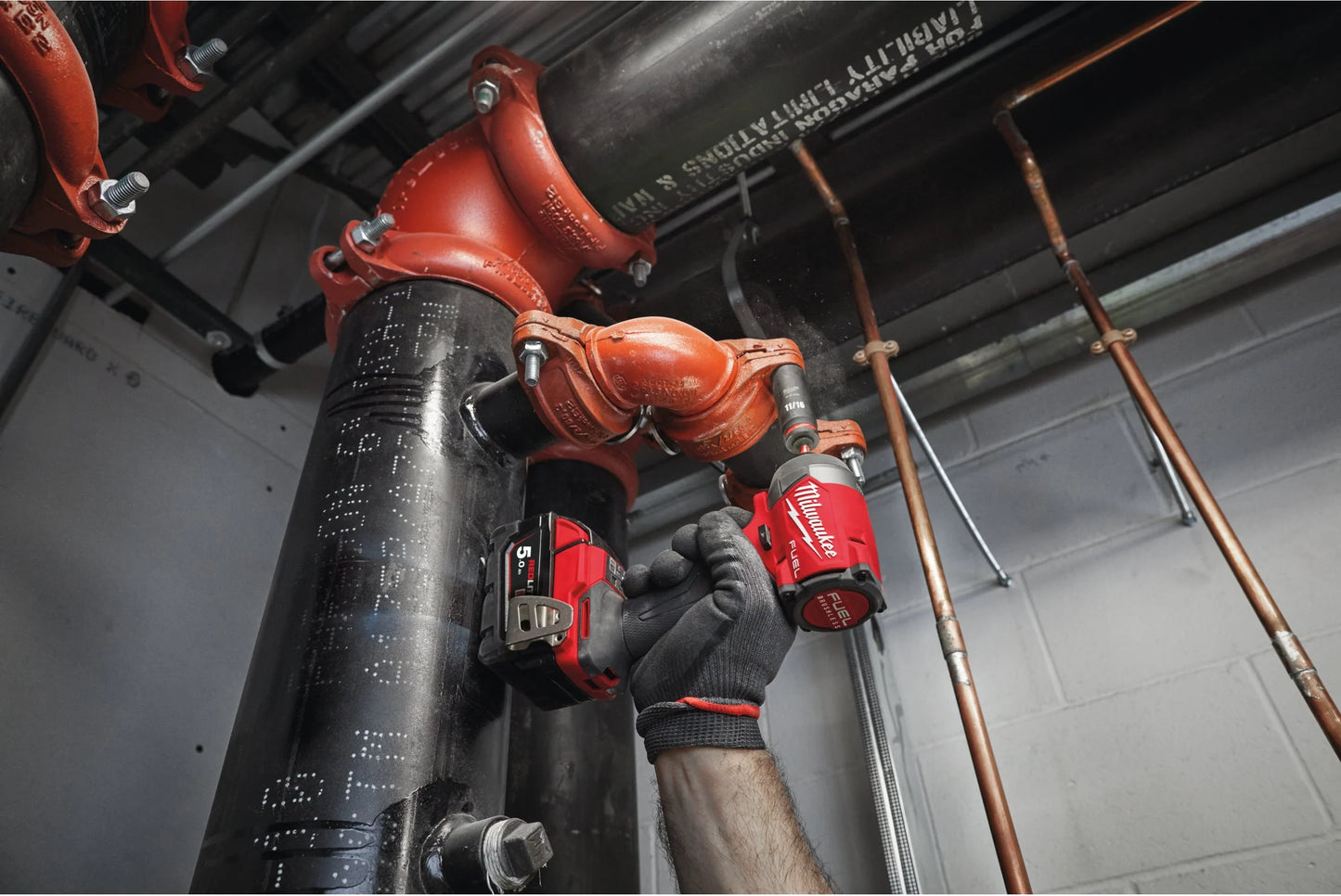 Aparafusadora de impacto M18 Fuel ¼″ hexagonal + 2 baterias de 5 Ah + carregador + mala Milwaukee M18 FID3-502X