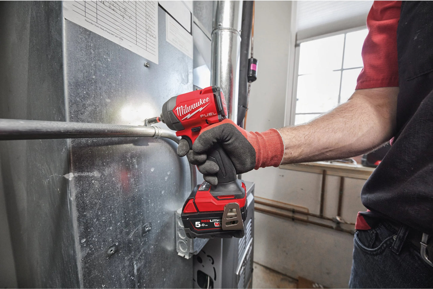 Aparafusadora de impacto M18 Fuel ¼″ hexagonal + 2 baterias de 5 Ah + carregador + mala Milwaukee M18 FID3-502X