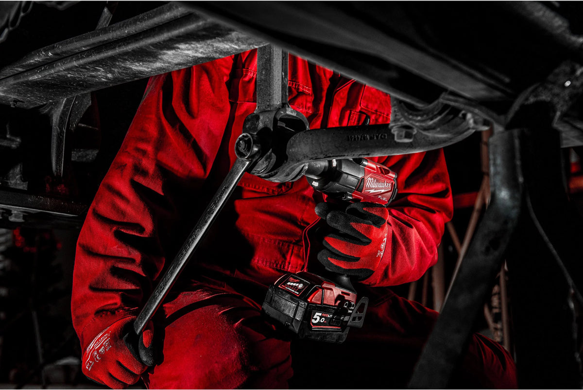 Chave de impacto de torque médio M18 FUEL 1/2" Com anel de fricção Milwaukee M18 FMTIW2F12-502X