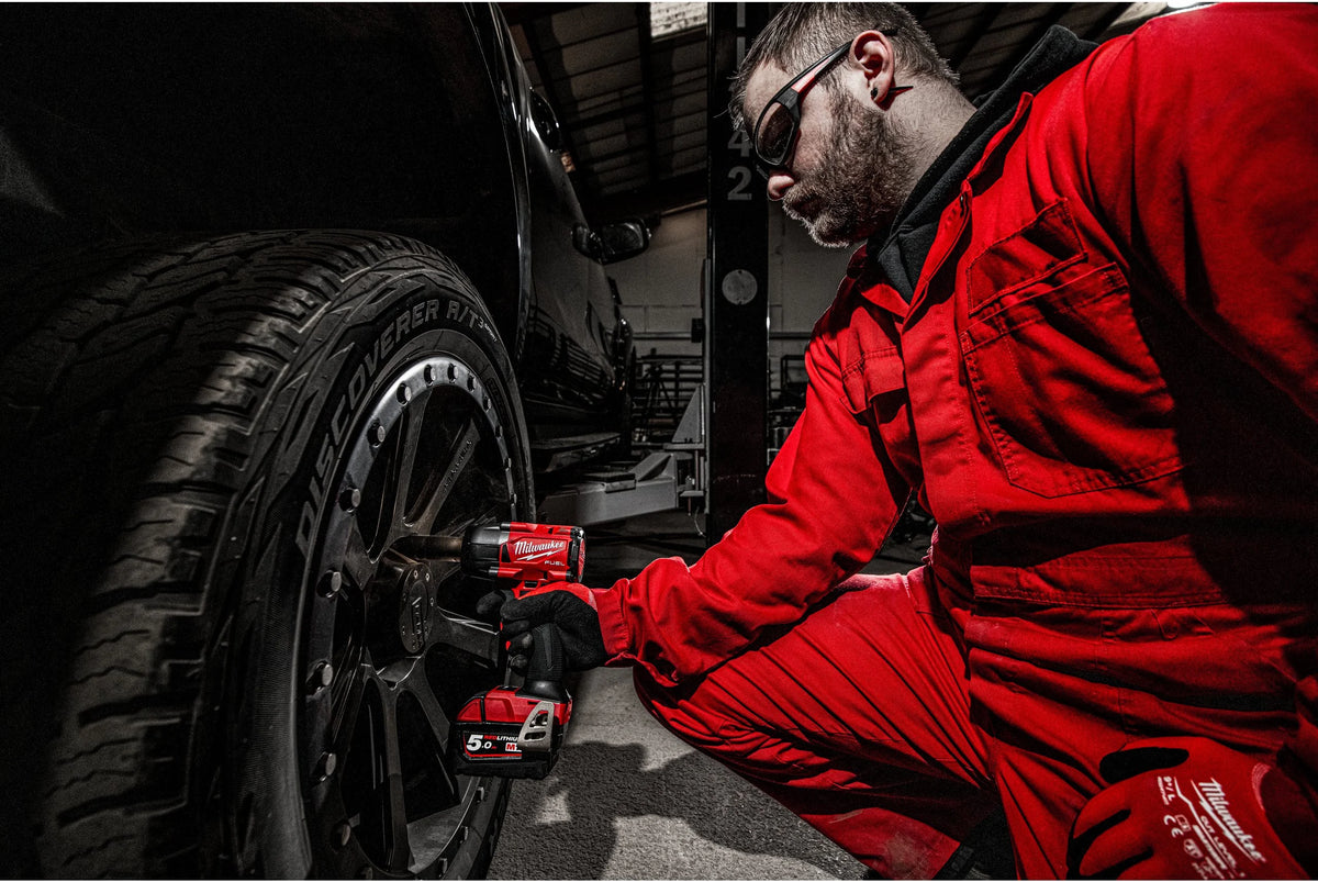 Chave de impacto de torque médio M18 FUEL 1/2" Com anel de fricção Milwaukee M18 FMTIW2F12-502X