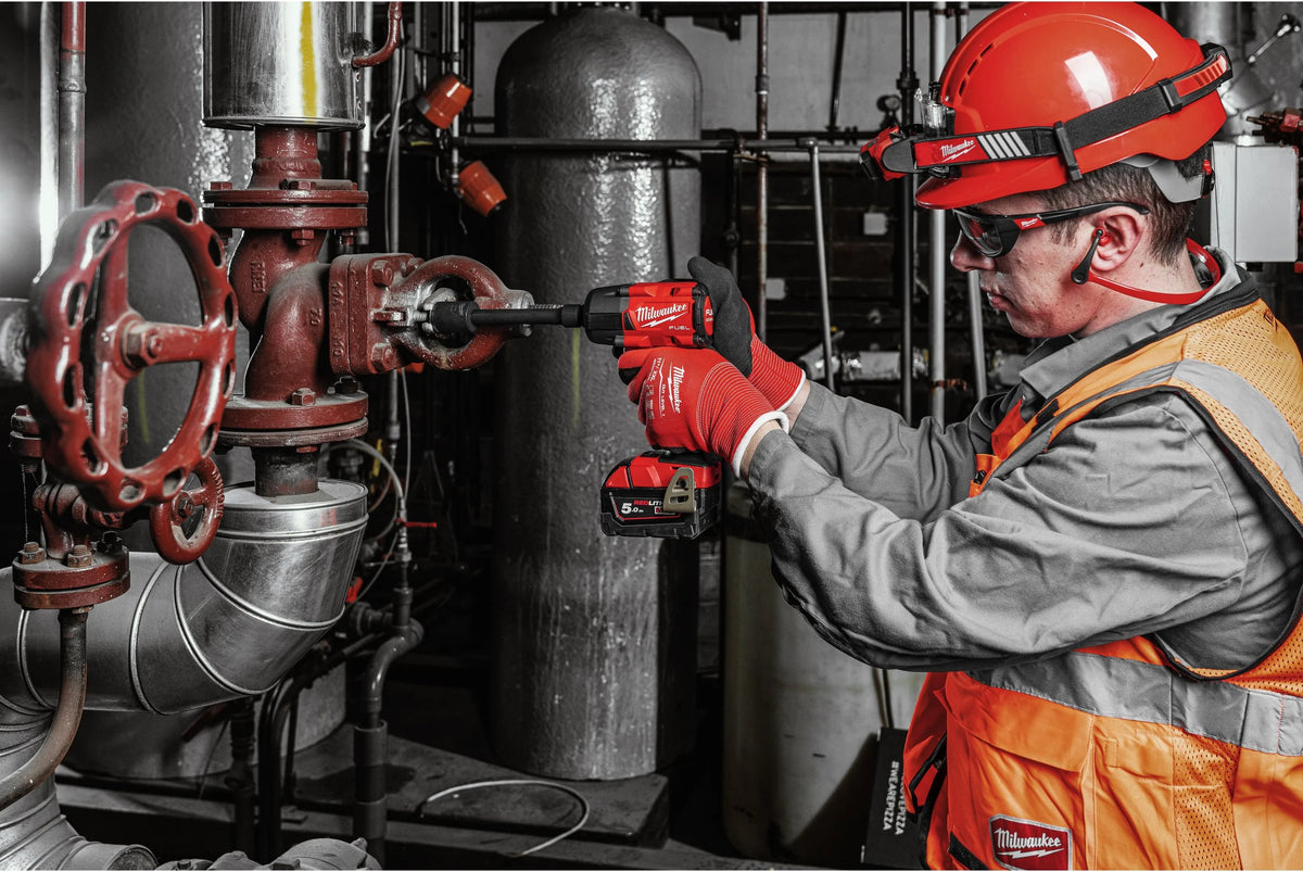 Chave de impacto de torque médio M18 FUEL 1/2" Com anel de fricção Milwaukee M18 FMTIW2F12-502X