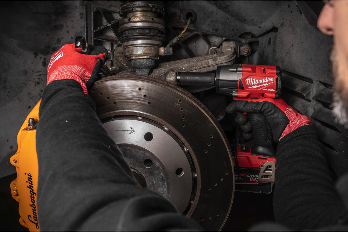 Chave de impacto de torque médio M18 FUEL 1/2" Com anel de fricção Milwaukee M18 FMTIW2F12-502X
