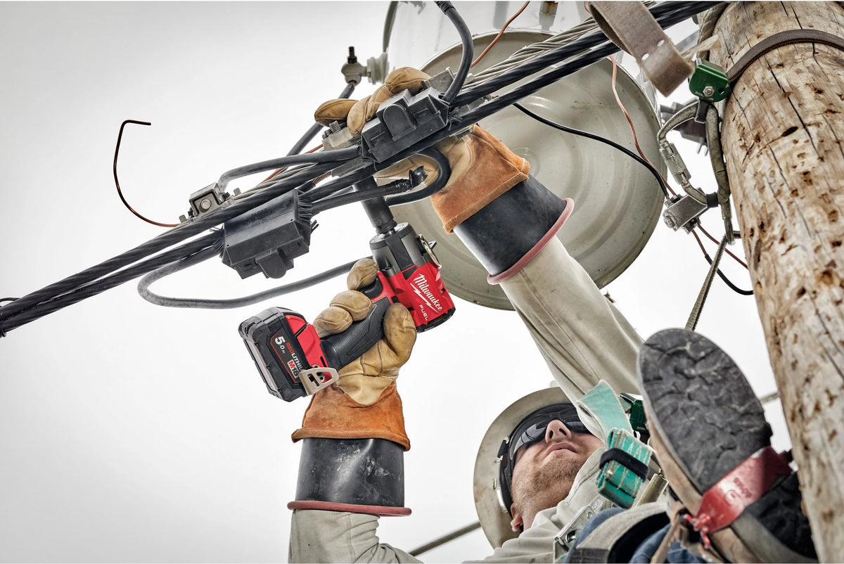 Chave de impacto de torque médio M18 FUEL 1/2" Com anel de fricção Milwaukee M18 FMTIW2F12-502X