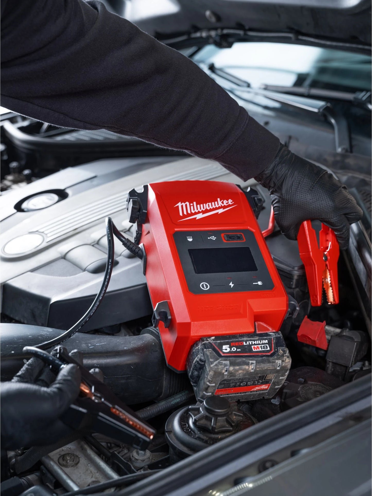 Arrancador para veículo M18 2.000A Milwaukee