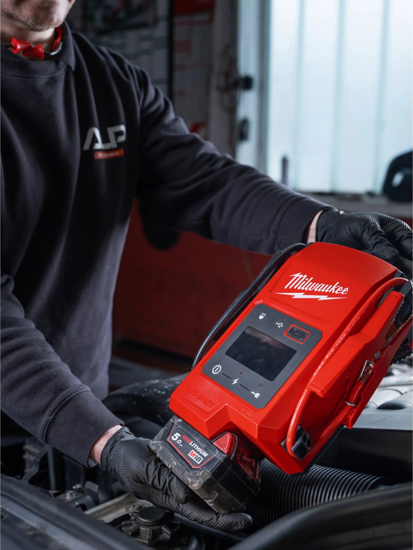 Arrancador para veículo M18 2.000A Milwaukee