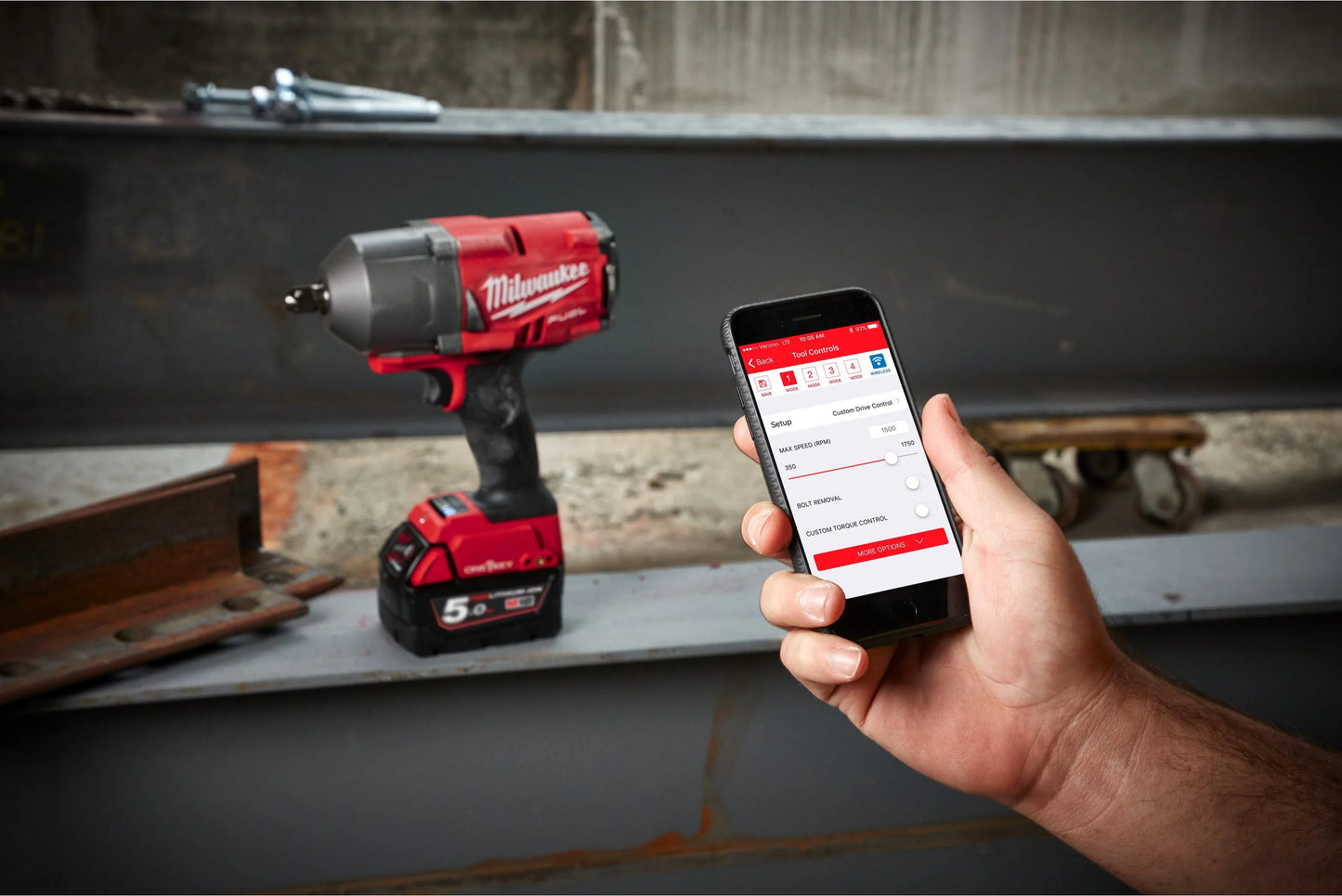 Chave de impacto M18 FUEL ONE-KEY 1/2" + 2 baterias de 5Ah + carregador + mala Milwaukee M18 ONEFHIWF12-502X