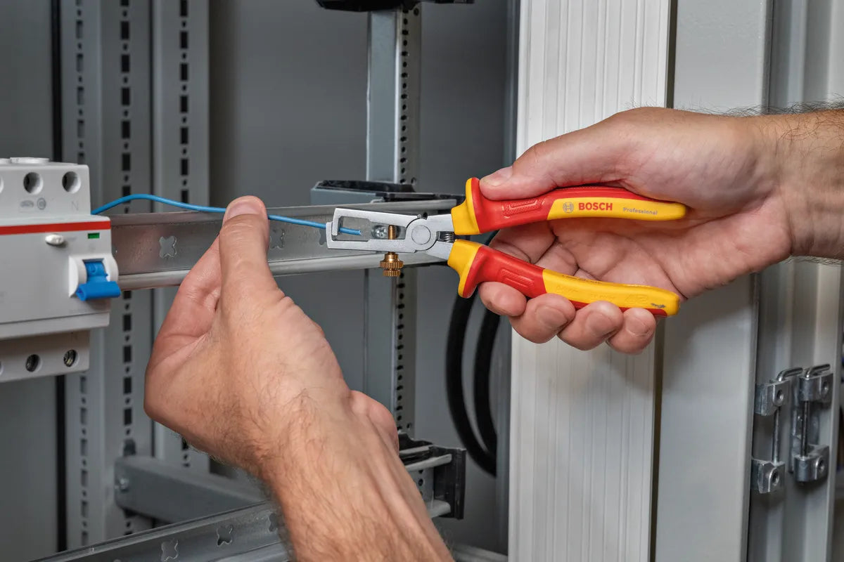 Conjunto de eletricista de 37 peças VDE em mala L-BOXX Bosch